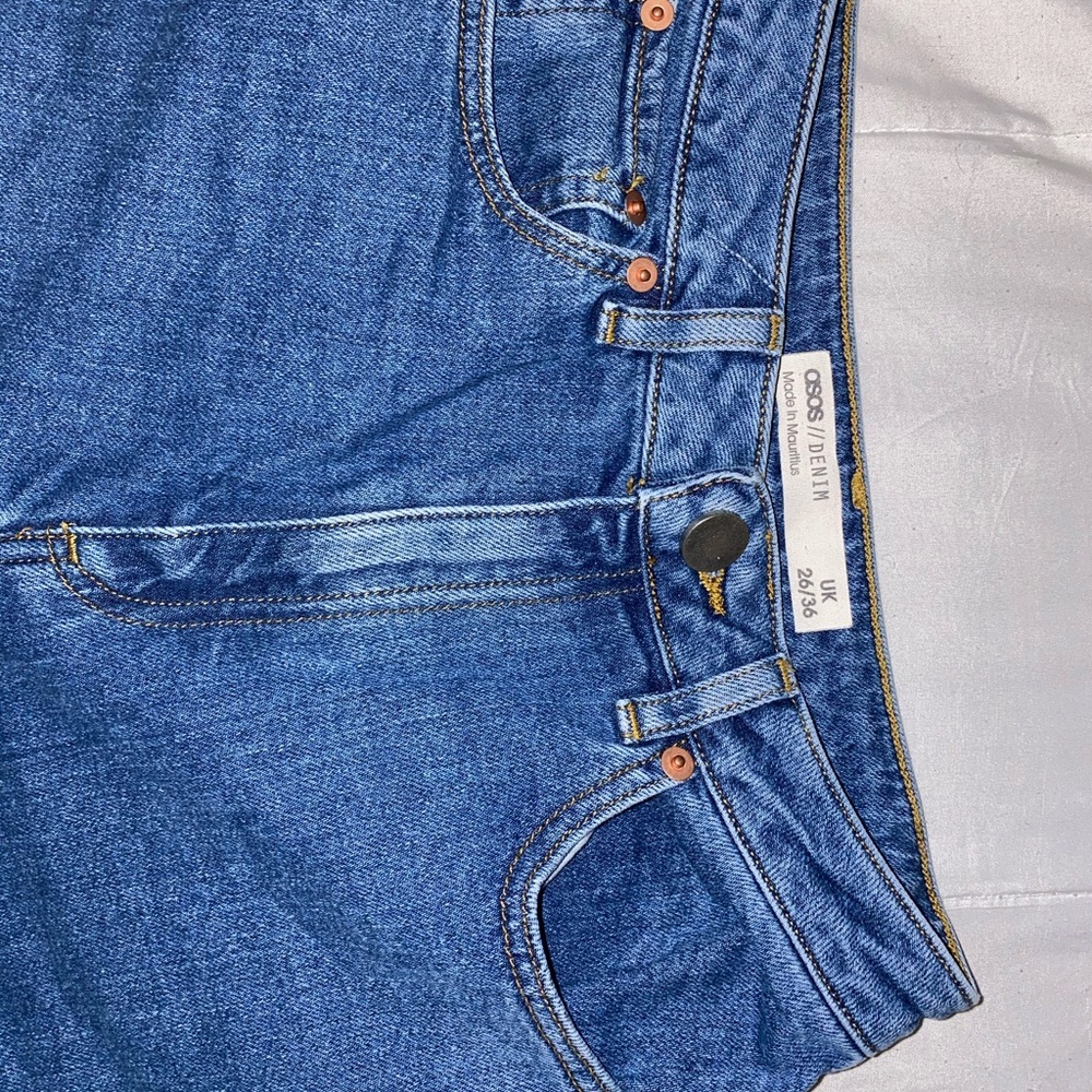 High waisted jeans